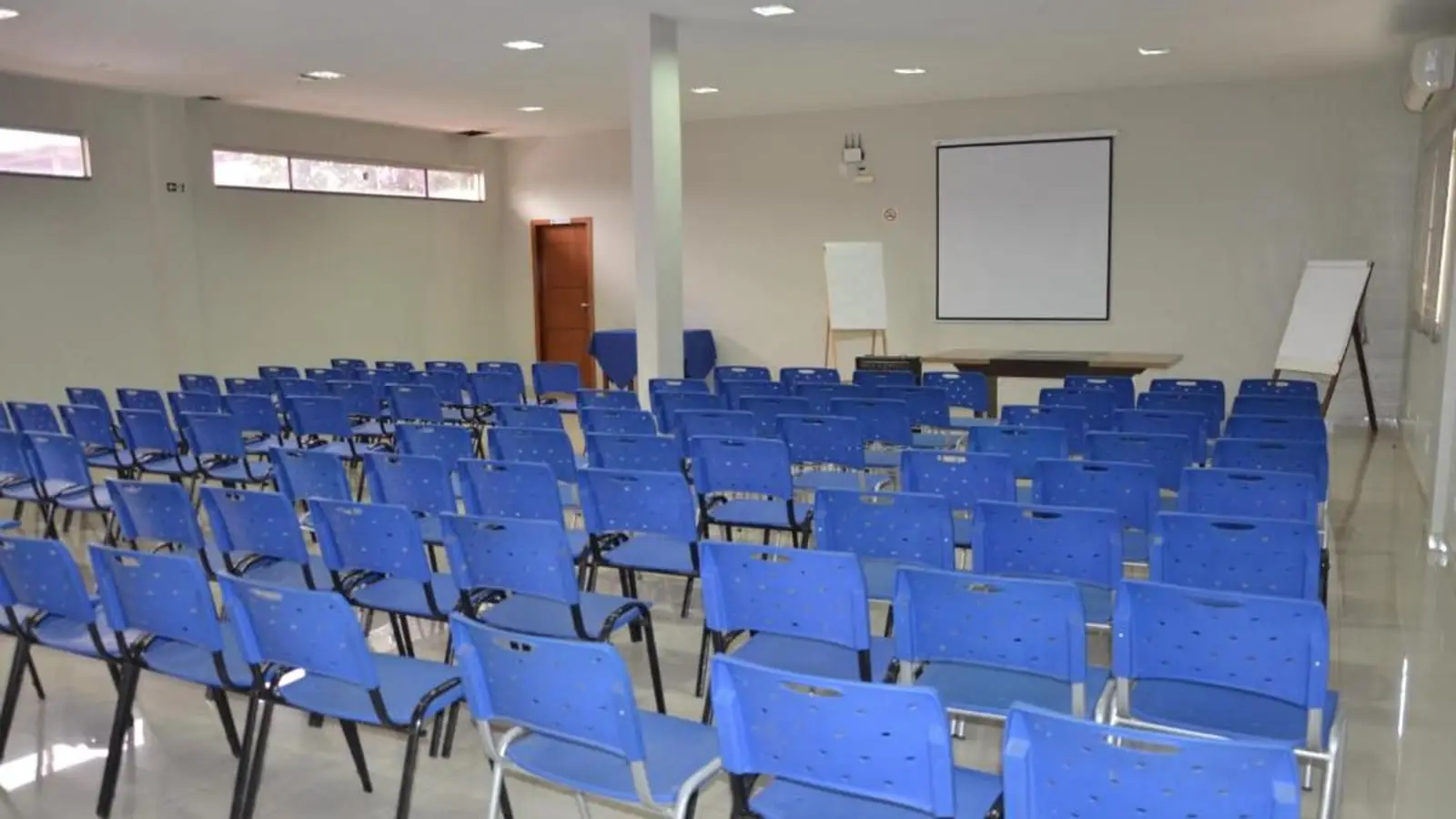 Auditório do Palace Hotel montado em formato palestra para até 100 pessoas